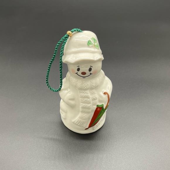 Belleek 2009 Annual Snowmen Snowman with Umbrella Bell Christmas Tree Ornament - Picture 3 of 15